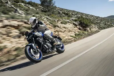 C'&egrave; una naked media migliore della MT-07! &egrave; la Yamaha MT-07 con cambio automatico Y-AMT [VIDEO]