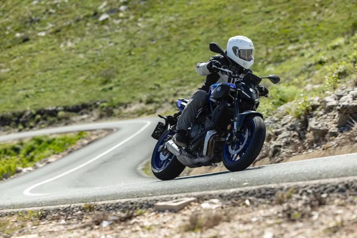 C'è una naked media migliore della MT-07! è la Yamaha MT-07 con cambio automatico Y-AMT [VIDEO] (4)