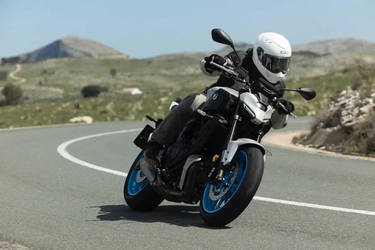 C'è una naked media migliore della MT-07! è la Yamaha MT-07 con cambio automatico Y-AMT [VIDEO] (8)