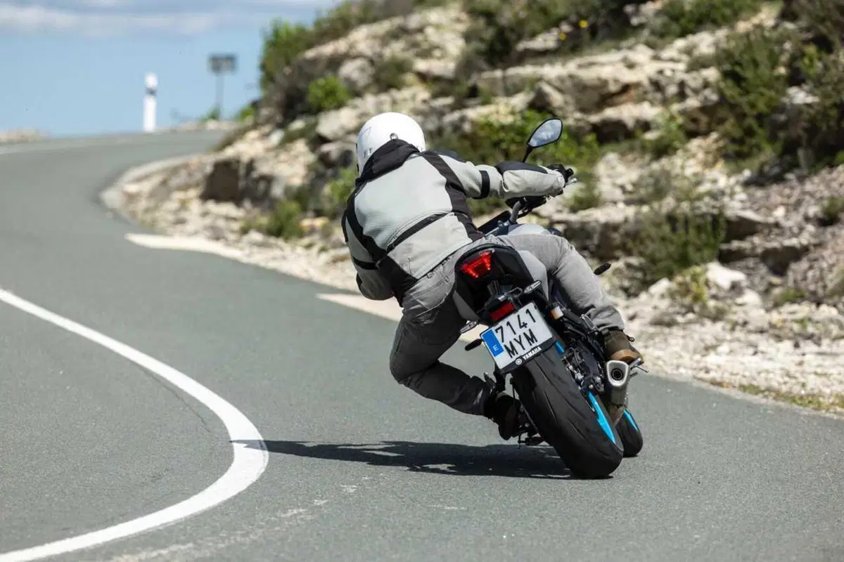 C'è una naked media migliore della MT-07! è la Yamaha MT-07 con cambio automatico Y-AMT [VIDEO] (13)
