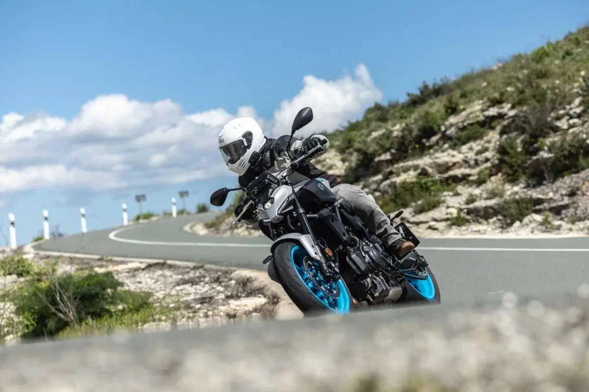 C'è una naked media migliore della MT-07! è la Yamaha MT-07 con cambio automatico Y-AMT [VIDEO] (16)