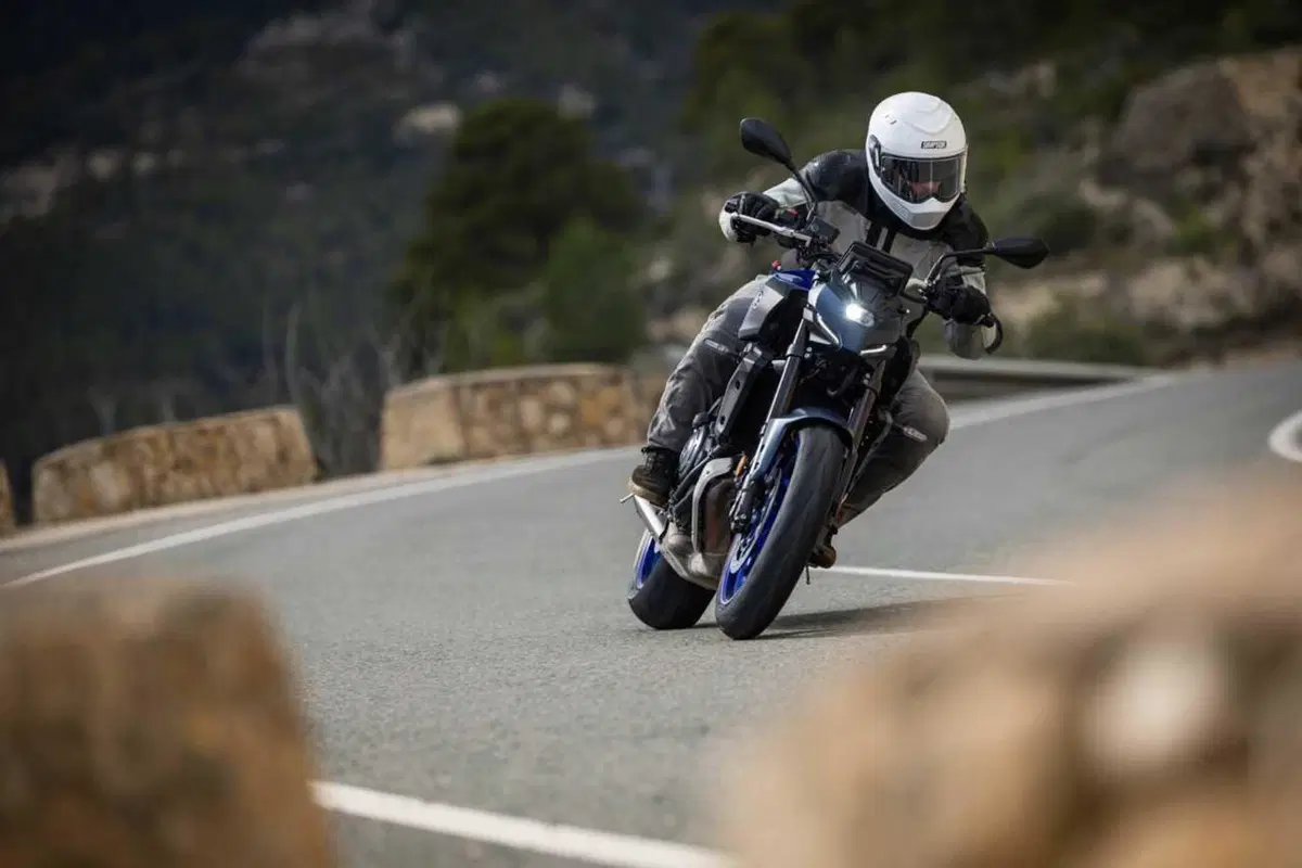 C'è una naked media migliore della MT-07! è la Yamaha MT-07 con cambio automatico Y-AMT [VIDEO] (18)