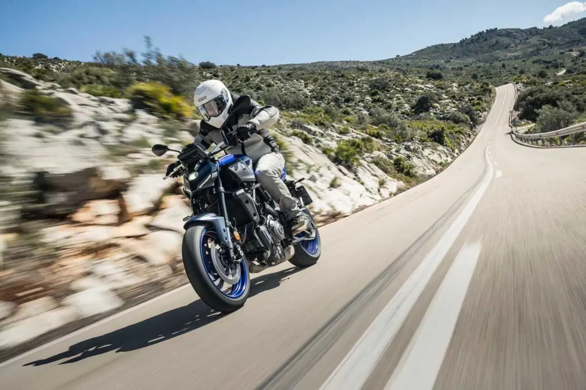 C'è una naked media migliore della MT-07! è la Yamaha MT-07 con cambio automatico Y-AMT [VIDEO] (24)