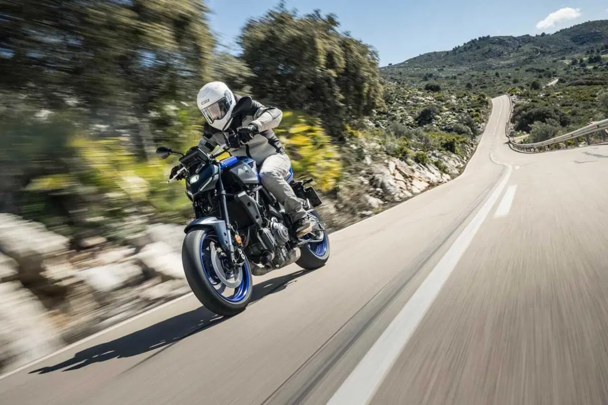 C'è una naked media migliore della MT-07! è la Yamaha MT-07 con cambio automatico Y-AMT [VIDEO] (25)