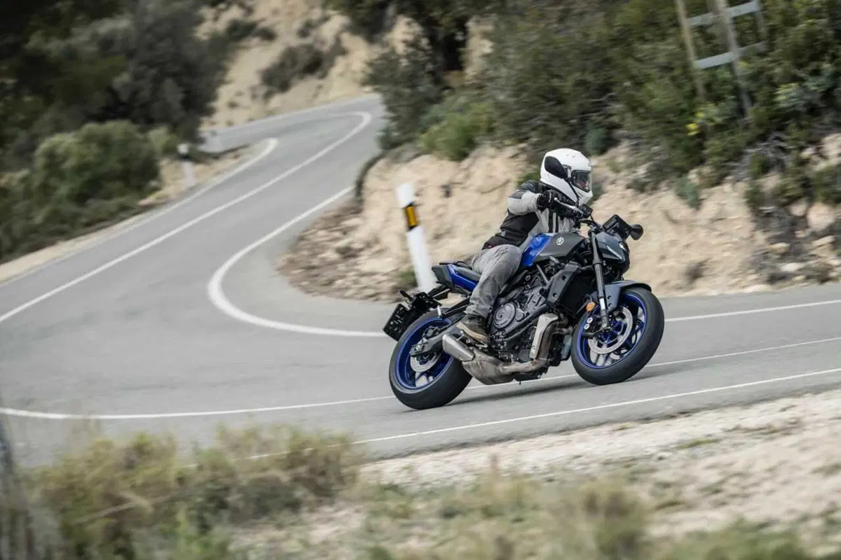 C'è una naked media migliore della MT-07! è la Yamaha MT-07 con cambio automatico Y-AMT [VIDEO] (30)