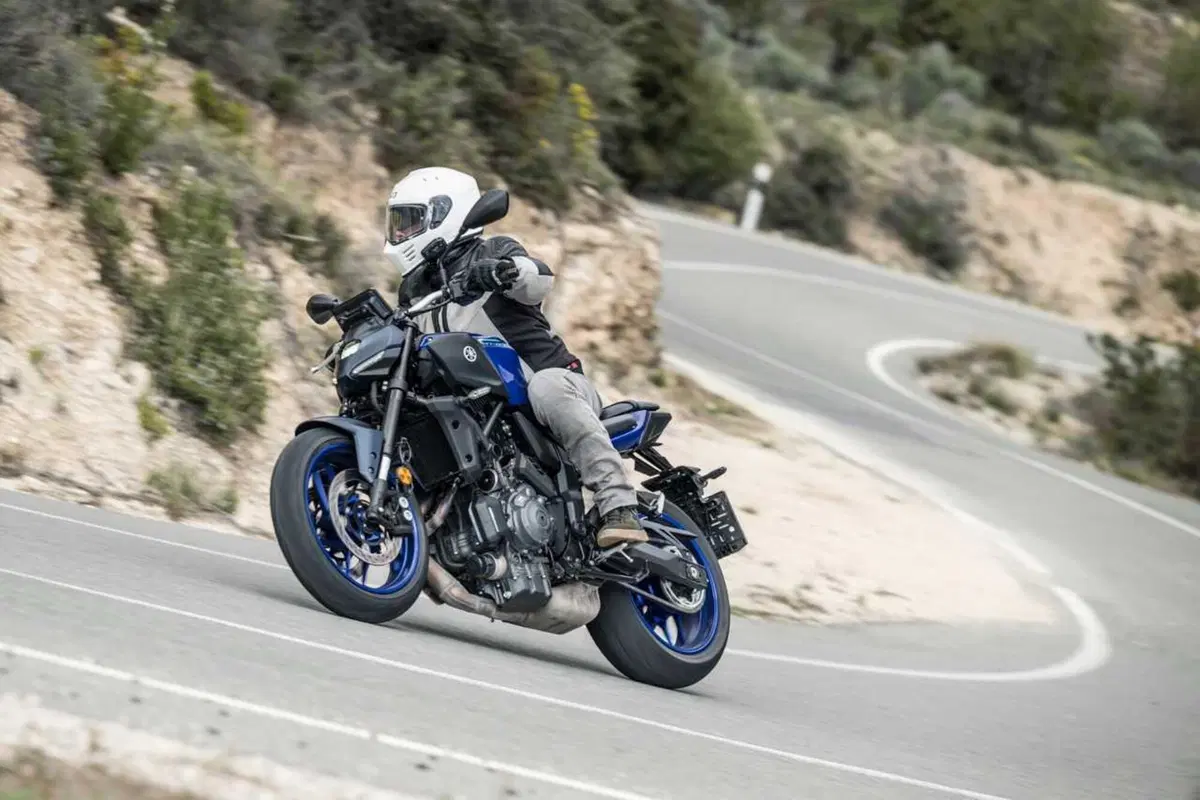 C'è una naked media migliore della MT-07! è la Yamaha MT-07 con cambio automatico Y-AMT [VIDEO] (31)