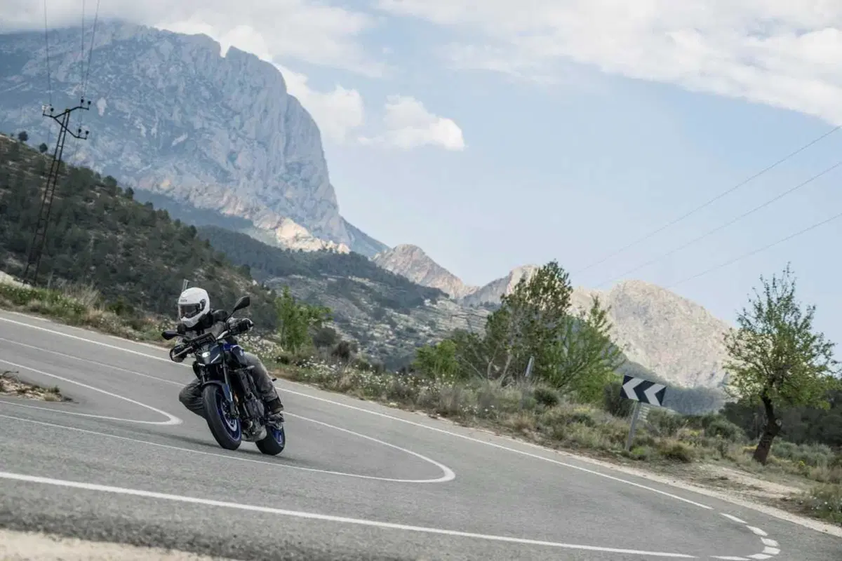 C'è una naked media migliore della MT-07! è la Yamaha MT-07 con cambio automatico Y-AMT [VIDEO] (33)