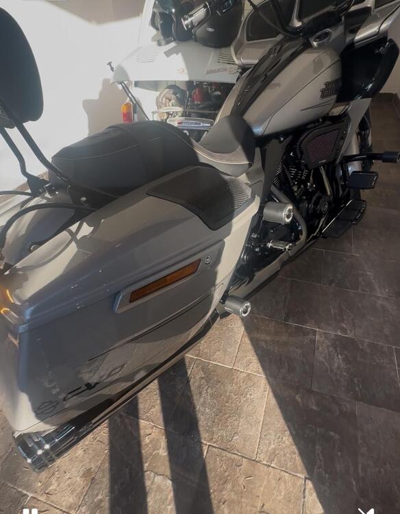 Harley-Davidson CVO Road Glide (2023) (2)