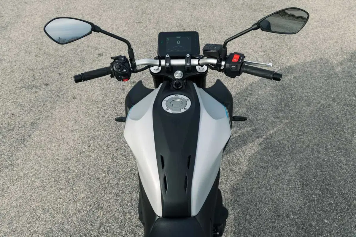 C'è una naked media migliore della MT-07! è la Yamaha MT-07 con cambio automatico Y-AMT [VIDEO] (8)