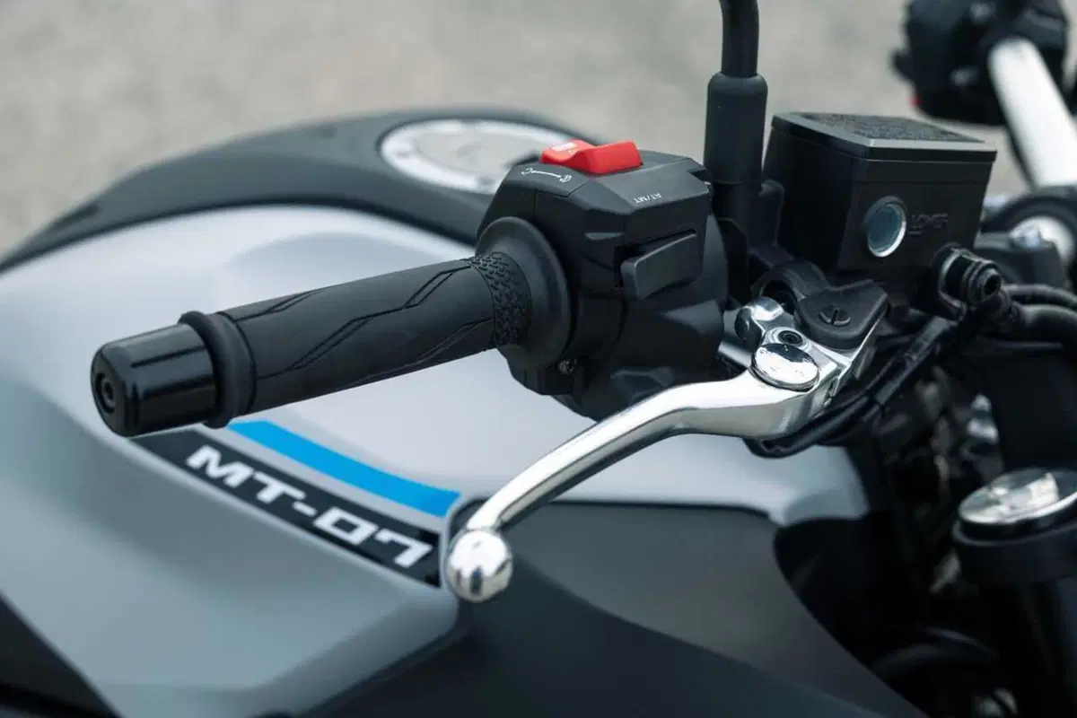C'è una naked media migliore della MT-07! è la Yamaha MT-07 con cambio automatico Y-AMT [VIDEO] (10)