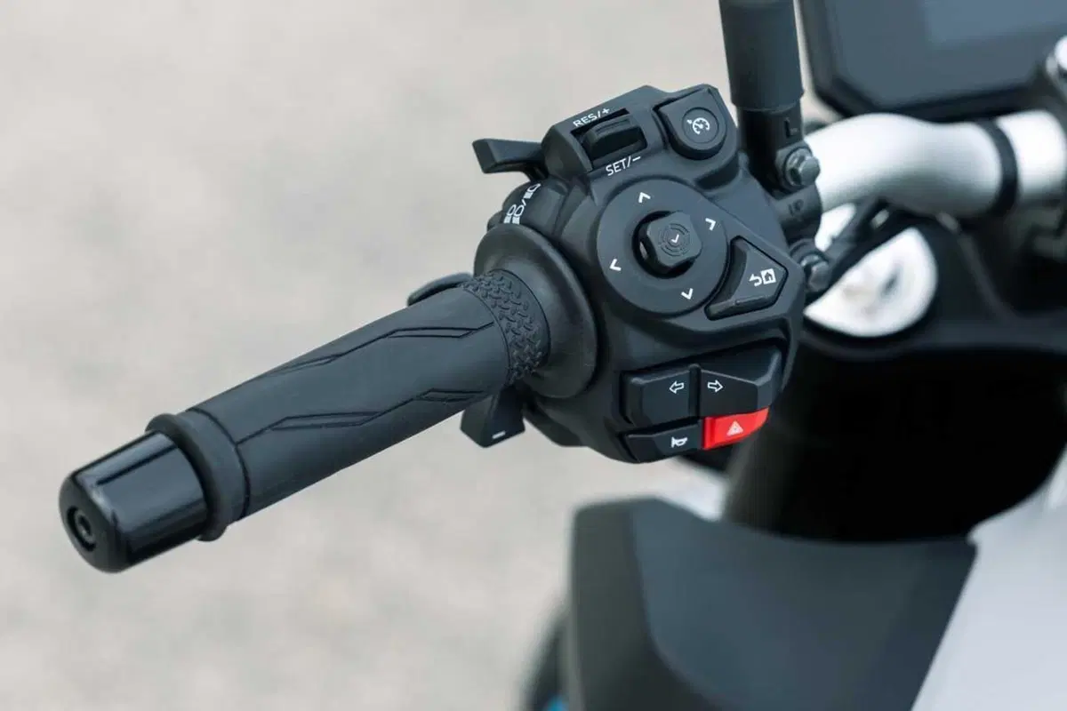 C'è una naked media migliore della MT-07! è la Yamaha MT-07 con cambio automatico Y-AMT [VIDEO] (21)