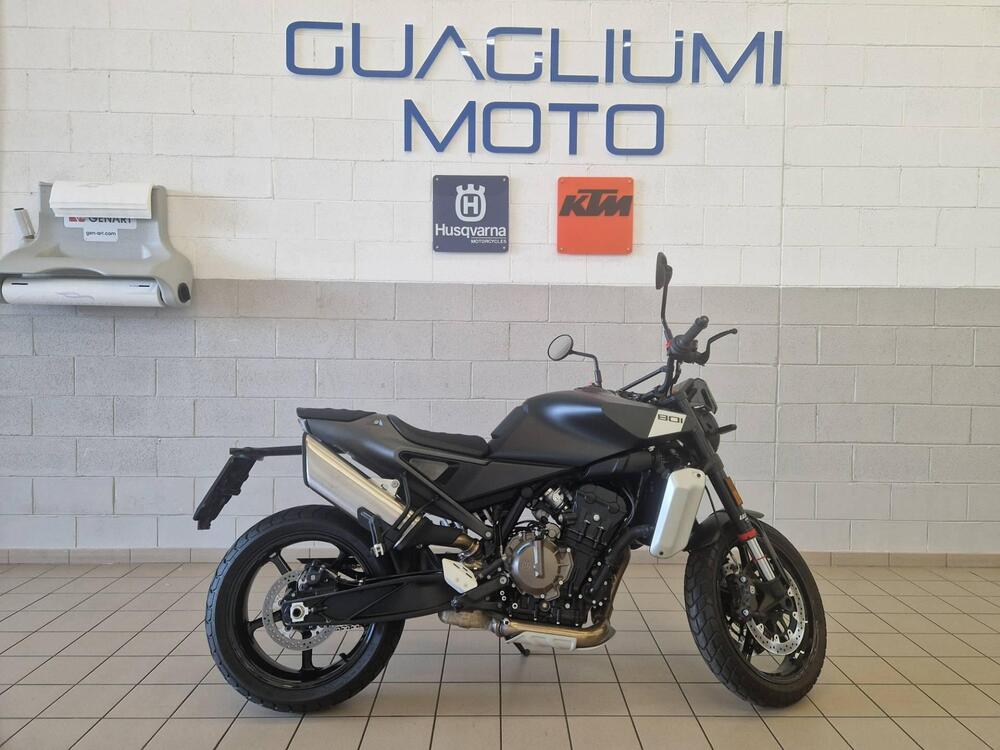 Husqvarna Svartpilen 801 (2024 - 25)