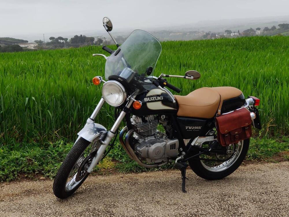 Suzuki TU 250 XX Super Classic (1996 - 00) (4)