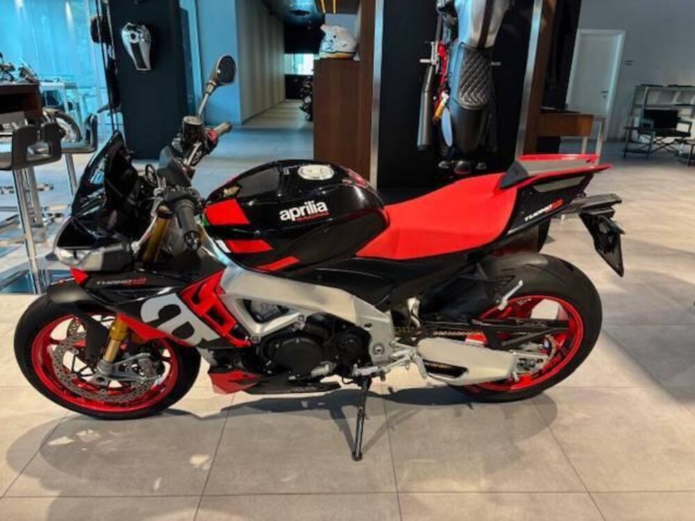 Aprilia Tuono V4 Factory (2021 - 24) (2)