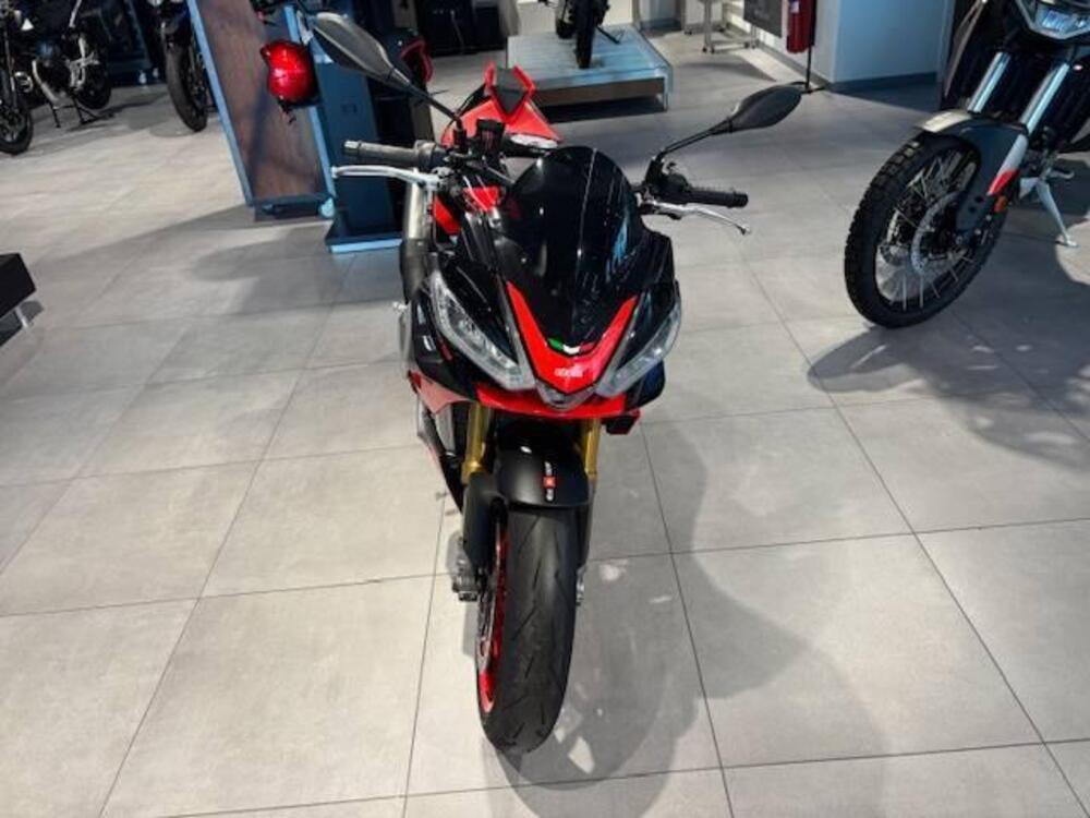 Aprilia Tuono V4 Factory (2021 - 24) (4)