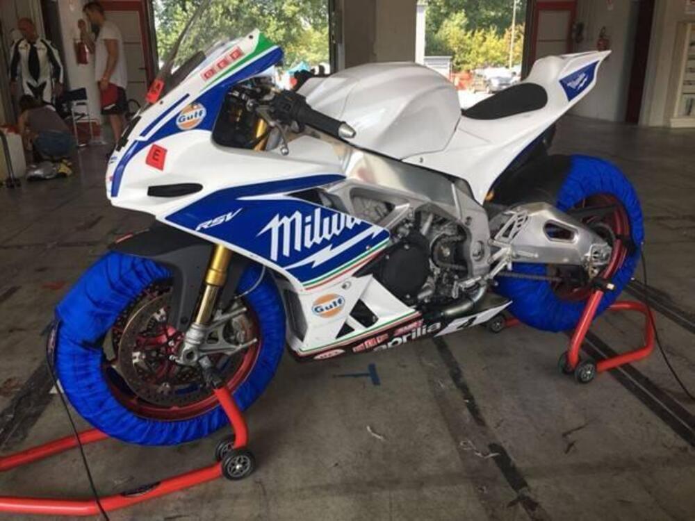 Aprilia RSV4 RF (2017 - 19) (2)