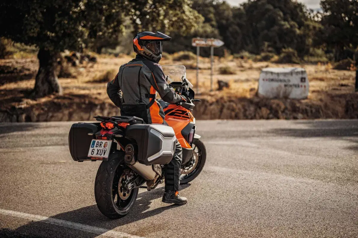 KTM PowerWear: la collezione Terra Adventure per i lunghi viaggi (3)