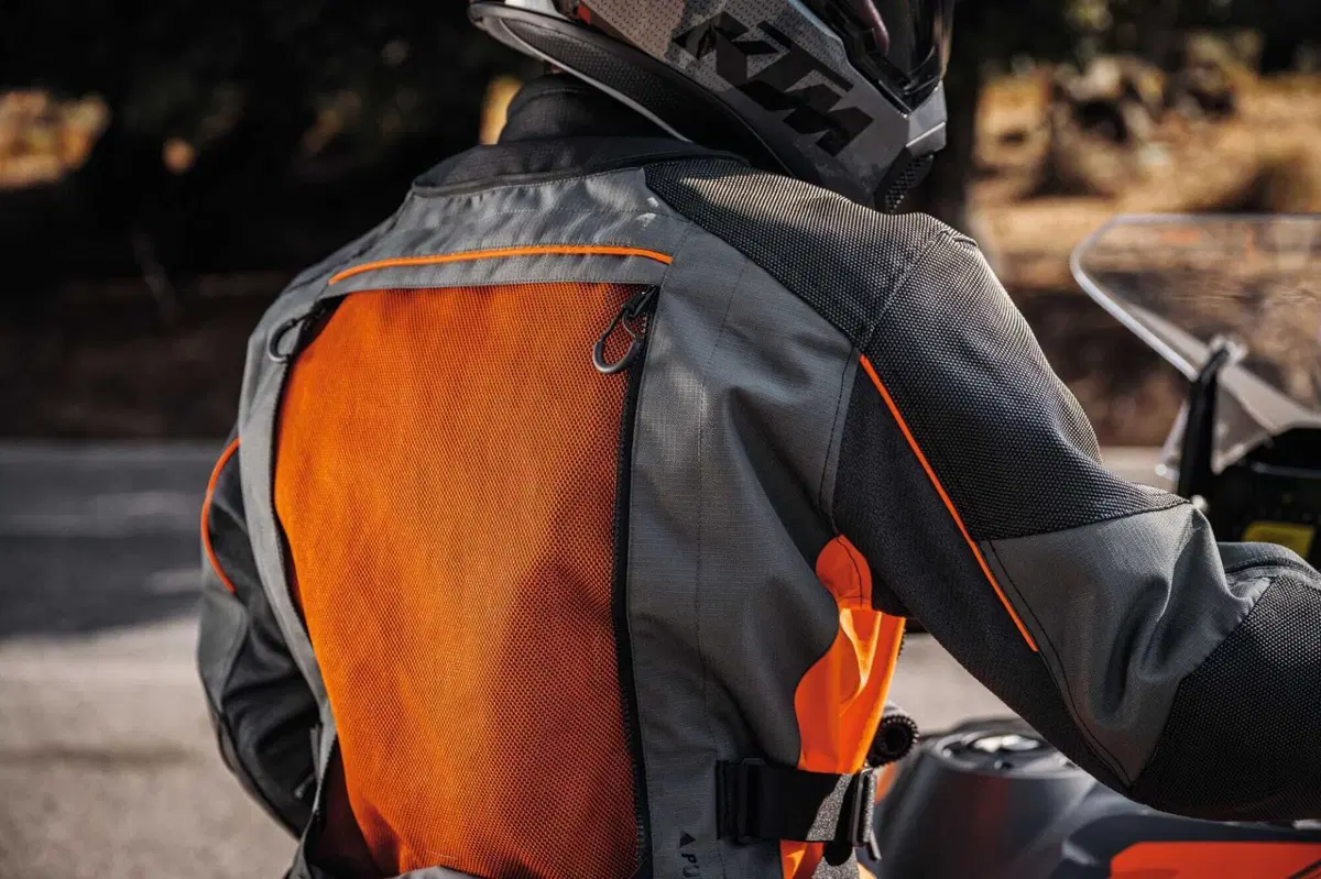 KTM PowerWear: la collezione Terra Adventure per i lunghi viaggi (4)