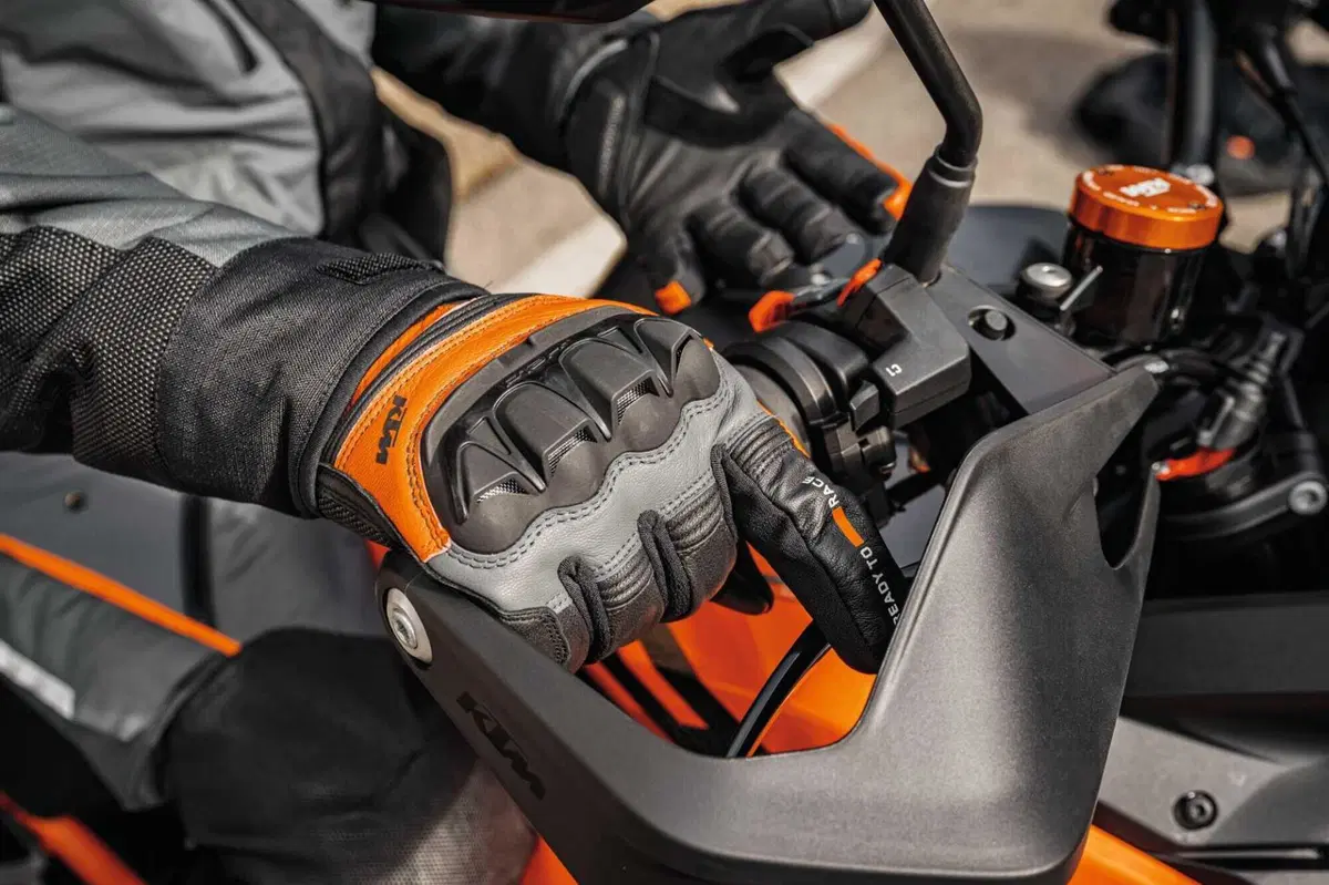 KTM PowerWear: la collezione Terra Adventure per i lunghi viaggi (6)