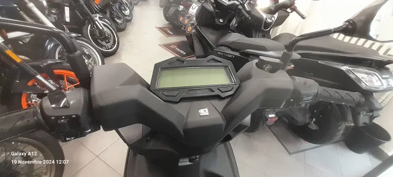 Kymco Super 8 50 R (2022 - 26) (5)