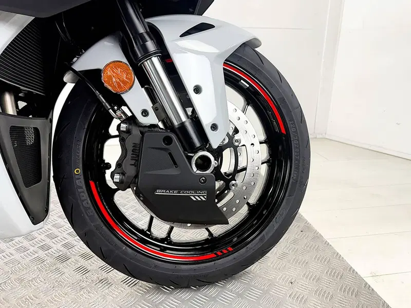 CFMOTO 675SR-R (2025 - 26) (13)