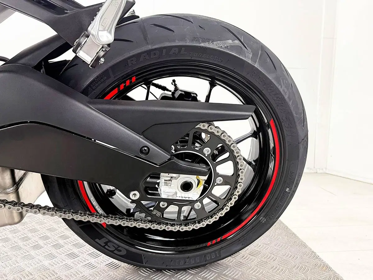 CFMOTO 675SR-R (2025 - 26) (17)