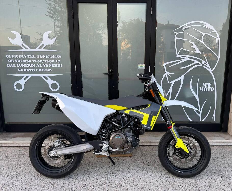 Husqvarna 701 Supermoto (2021)