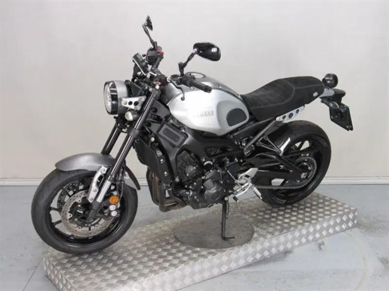Yamaha XSR 900 ABS (2016 - 20) (4)