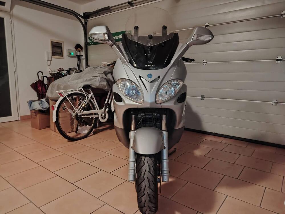 Piaggio X9 500 Evolution (2)