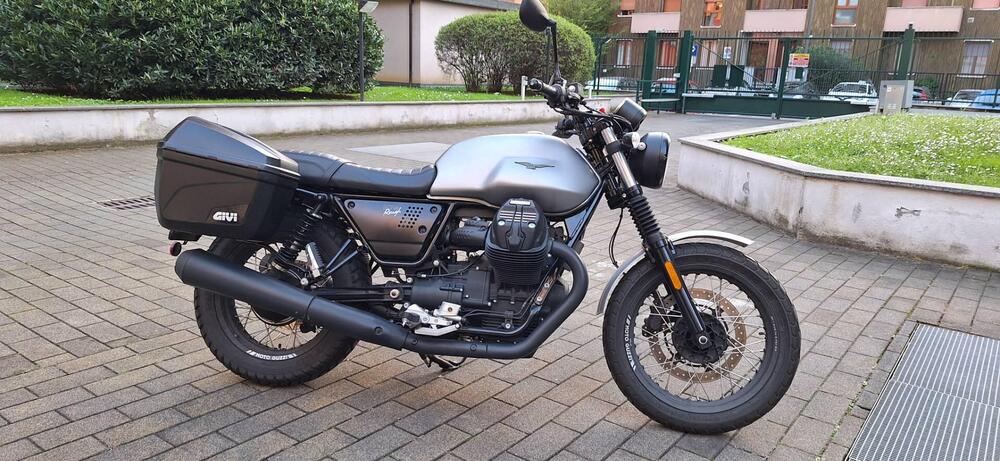 Moto Guzzi V7 III Rough (2018 - 20) (3)