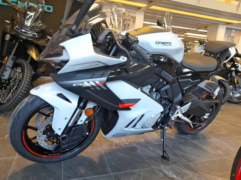 CFMOTO 675SR-R (2025 - 26)