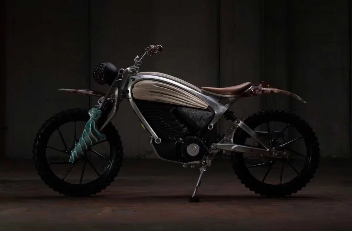 Motototem, l’art bike che unisce tradizione e futuro alla Milano Design Week [GALLERY] (4)