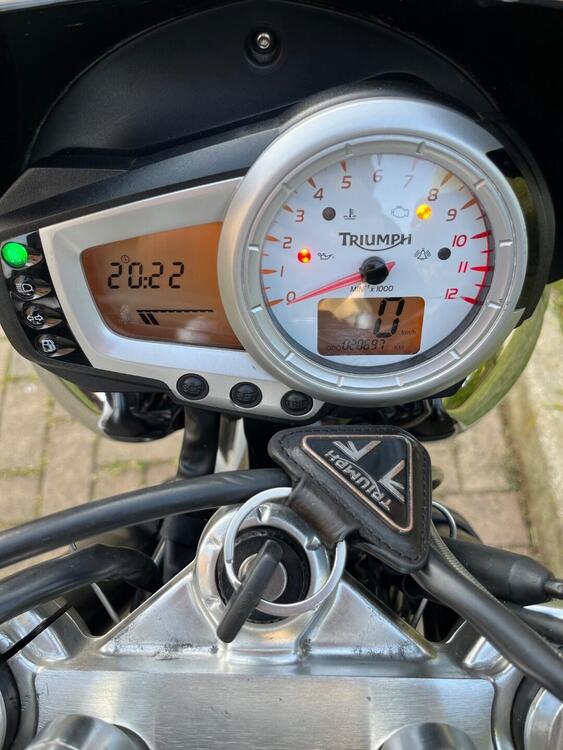 Triumph Speed Triple 1050 (2005 - 11) (5)