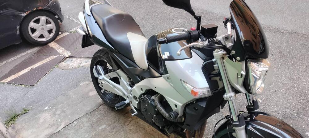 Suzuki GSR 600 (2006 - 11) (3)