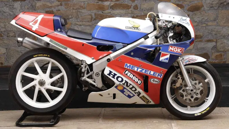 La regina all'asta: RC30 ex Fogarty