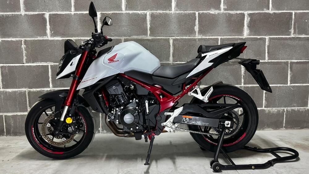 Honda CB 750 Hornet (2023 - 24) (3)