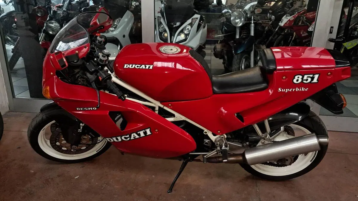 Ducati 851 Superbike (1988 - 89) (8)