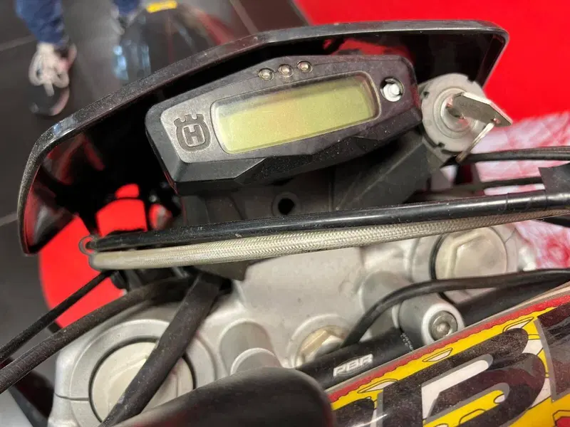 Husqvarna SM 125 (2010 - 12) (10)
