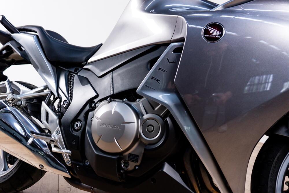 Honda VFR 1200 F ABS (2009 - 16) (5)