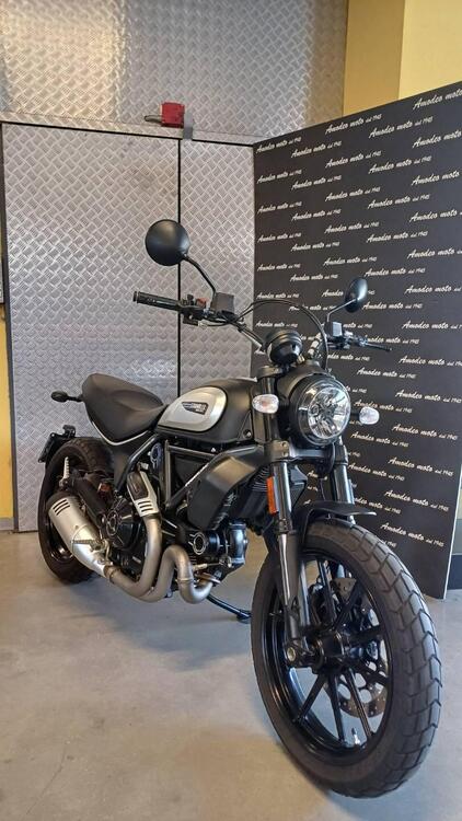 Ducati Scrambler 800 Icon Dark (2021 - 22)