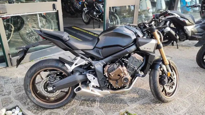Honda CB 650 R E-Clutch (2024 - 26)
