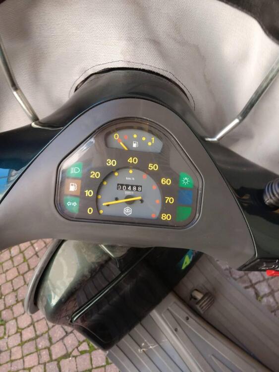 Piaggio Vespa 50 HP 4M (4)