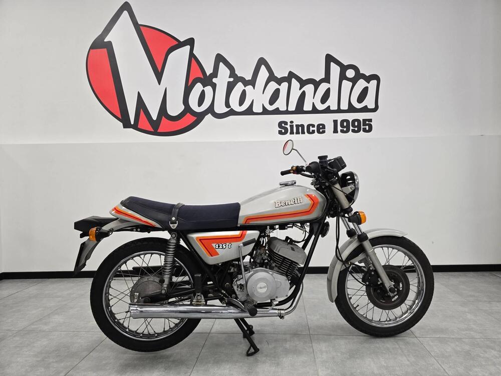 Benelli 125 2C-SE (1975 - 85) (4)