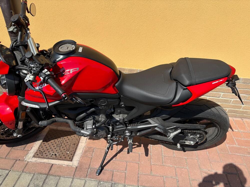 Ducati Monster 937 + (2021 - 25) (2)