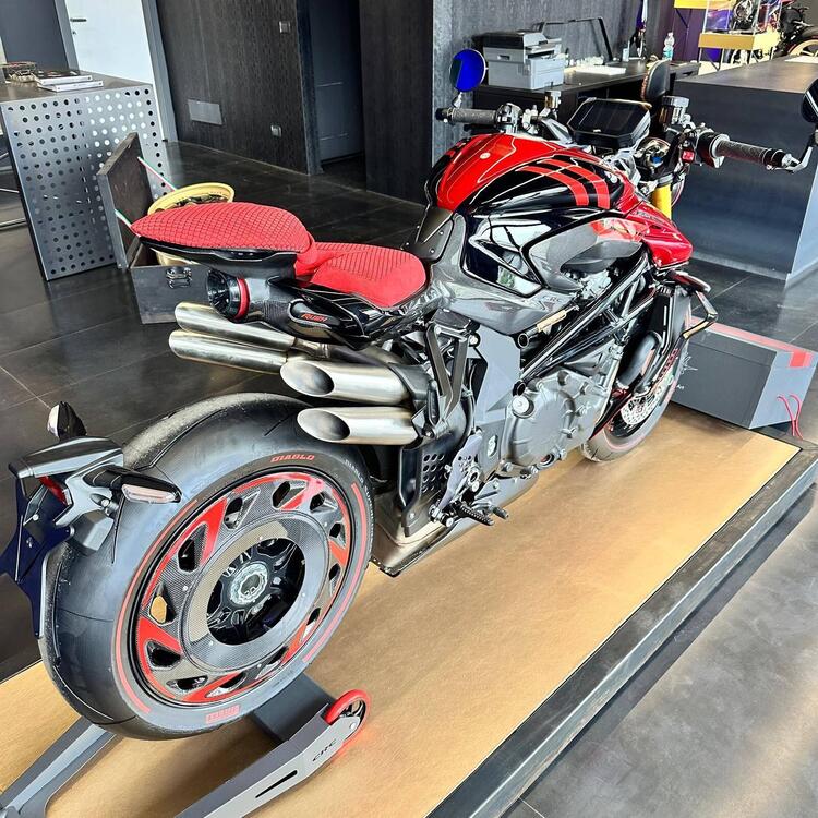 MV Agusta Rush 1000 (2023 - 25) (3)