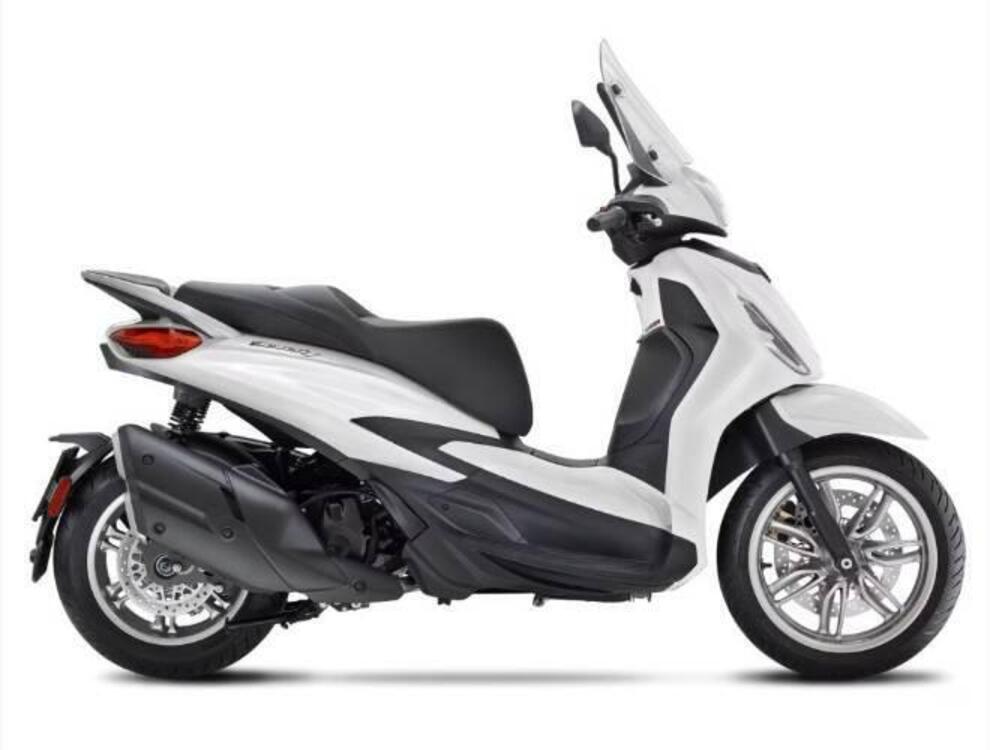 Piaggio Beverly 400 (2025)