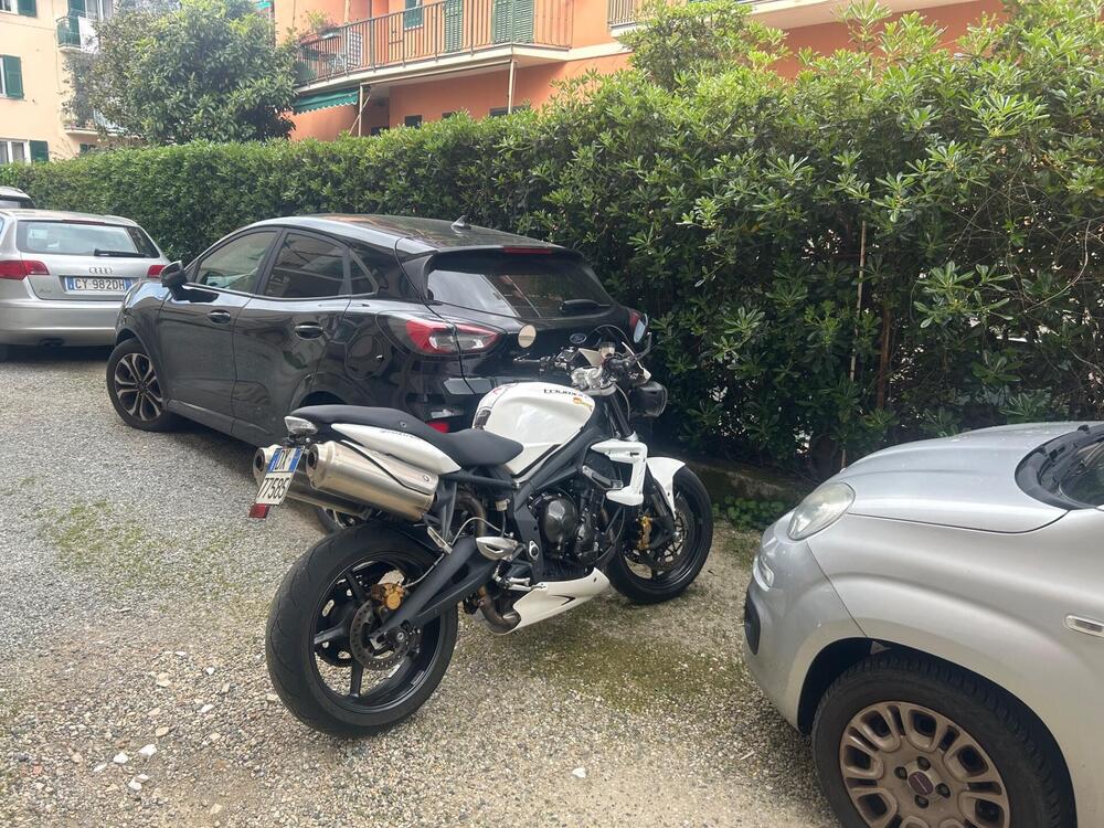 Triumph Street Triple (2013)
