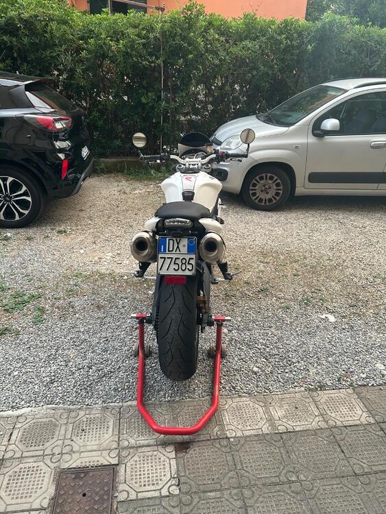 Triumph Street Triple (2013) (2)