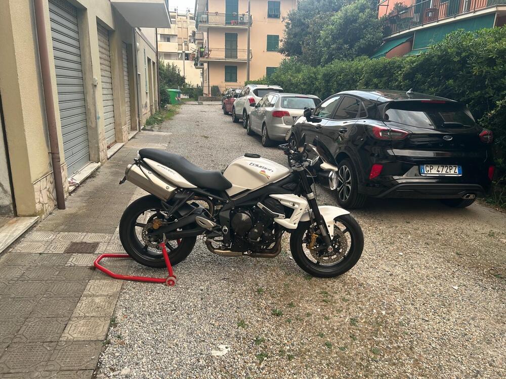 Triumph Street Triple (2013) (4)