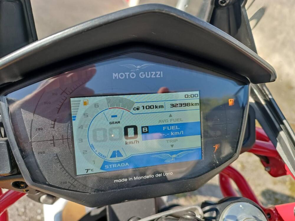 Moto Guzzi V85 TT (2019 - 20) (2)